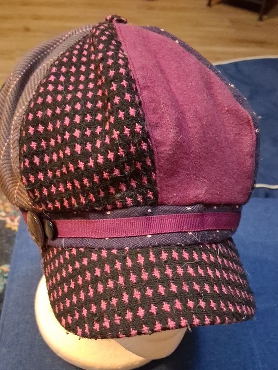 Accessories - Women’s Patchwork Newsboy Cap in Plum and Black